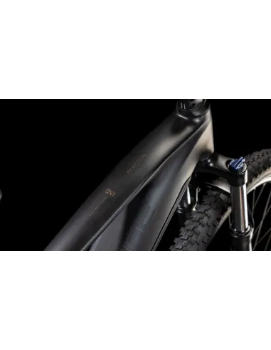 Cube reaction hybrid one 800