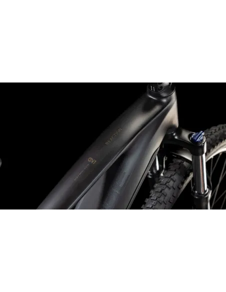 Cube reaction hybrid one 800